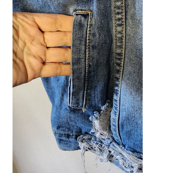 SHEIN Distressed Blue Denim Trucker Jacket Plus Size 4XL - Picture 7 of 9